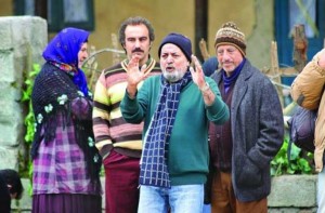 سیروس مقدم: باید به تلویزیونی‌ها یک «اِی وَلّا» گفت
