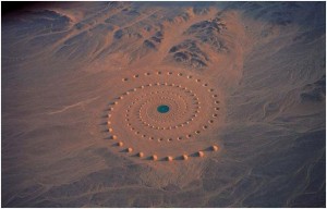 الگوی مارپیچی عجیب در صحرای مصر + تصاویر