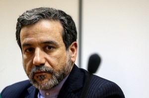 عراقچی: راکتور اراک آب سنگین باقی می‌ماند