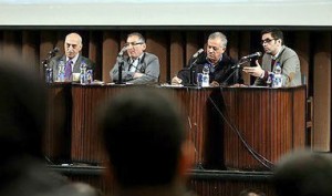 زیباکلام: آقای شریعتمداری، چرا تهدید می‌کنید؟