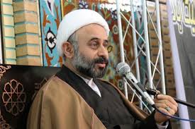 حجت‌الاسلام نقویان: حق نشاید گفت جز زیر لحاف؟!