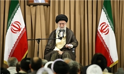 رهبرانقلاب: کسانی‌که چهره‌هیولایی آمریکا را با بزک‌رسانه‌ای می‌پوشانند خائنند
